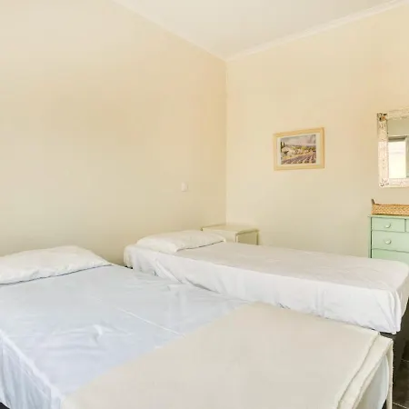 Cosy In With Swimming Pool Ferienhaus *