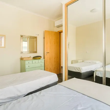 Cosy In With Swimming Pool Alvor